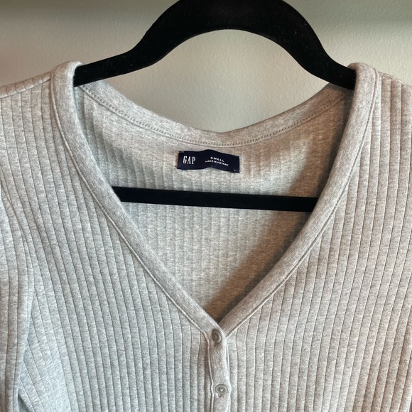 GAP Cream Ribbed Button-Up Top - Picture 2 of 3